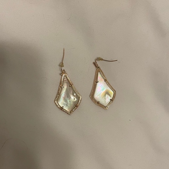 Kendra Scott Earrings - Picture 2 of 3
